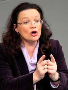 Nahles nannte Merkel den "Wackeldackel der Republik".