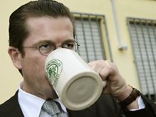 Guttenberg muss dieser Tage eine Menge schlucken.