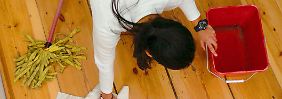 98 Prozent der Putzfrauen in Deutschland arbeiten schwarz.