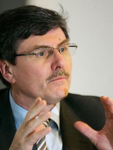 Autoforscher Ferdinand Dudenhöffer glaubt, dass die IAA einen großen Abschwung auf dem Automarkt einläuten wird.