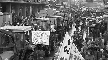 Es ist die bisher größte Demonstration gegen Kernenergie in Deutschland (Archivfoto vom 31.03.1979). 