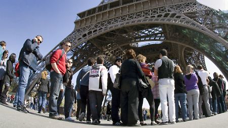 Millionen von Touristen pilgern jährlich nach Paris.