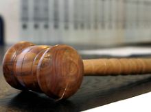 Sich selbst "genügend eigene Sachkunde" zu  attestieren, halten andere wiederum für die Ursache von falschen Verurteilungen.