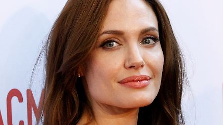 Angelina Jolie hatte offenbar auch dunkle Tage in ihrem Leben.