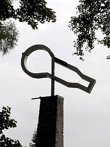 Bald gibt es sie nur noch hier zu sehen: Ein Denkmal in Form einer Glühlampe im niedersächsischen Springe.