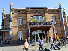 ... und der außergewöhnliche "Hundertwasserbahnhof" in Uelzen wurden zu den "Bahnhöfen 2009" erklärt.