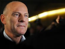 Hermann muss eine heftige Niederlage einstecken, kann aber im Amt bleiben.