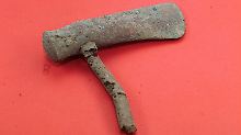 Diese Kupferaxt stammt aus von einem Acker bei Reiffenhausen und ist ungefähr 5000 Jahre alt. 