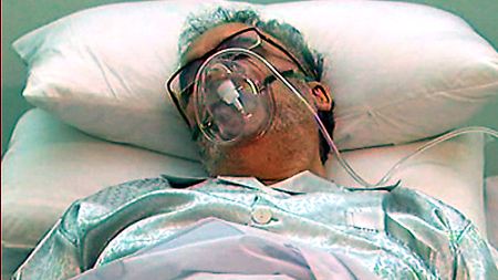 Fernsehbilder zeigen den schwerkranken Megrahi im libyschen Krankenhaus.