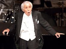 Heesters auf seiner Geburtstagsgala "Jopi - die 107. Revue" am 7. Dezember 2010 in Erfurt - in diesem Jahr müssen die Fans auf die Feier verzichten.