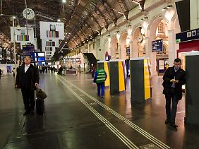 In Paris hält der Zug im Gare de l'Est.