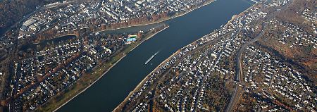 Der Rhein bei Koblenz: Die Fundstelle liegt ungefähr in der Bildmitte.