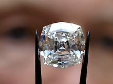 Dieser Diamant hat 18 Karat.