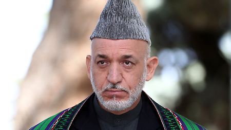 Hamid Karsai fühlt sich nicht wohl bei dem Gedanken, dass die Rebellenanführer aus dem pakistanischen Versteck nach Afghanistan zurückkehren könnten.