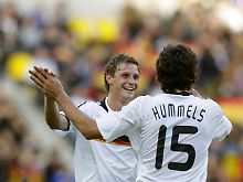 Jetzt auch bei den Großen? Benedikt Höwedes und Mats Hummels im Trikot der U-21-Nationalmannschaft.