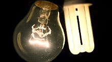 Ein schwacher Trost für Energiesparlampen-Skeptiker: Es gibt mittlerweile auch formschönere Modelle. 