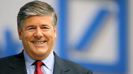 Hat gut lachen: Deutsche-Bank-Chef Ackermann könnte in Holland zum Zuge kommen.