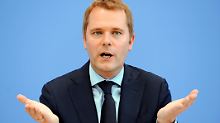Gesundheitsminister Daniel Bahr fordert von den Krankenkassen, dass sie ihre Mitglieder auszahlen.