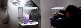 Im Auktionshaus Christie's in New York ausgestellter Schmuck der US-Schauspielerin Elizabeth Taylor.