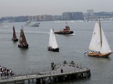 Zur Eröffnung der Jubiläumswoche "NY400" am 8. September segelte eine Flotte historischer Schoner ...