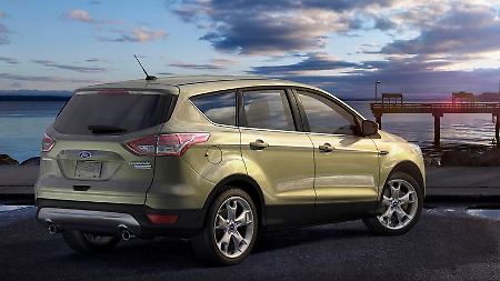 Generation, die zweite: Auf der Automesse in Los Angeles wurde der Ford Espace gezeigt. Formgleich wird das Kompakt-SUV als neuer Kuga nach Europa kommen.