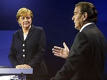 Auch 2005 gab es ein TV-Duell, diesmal mit Schröder und Merkel.