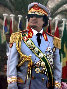 Regiert Libyen seit 40 Jahren in Fantasiegewändern: Muammar al-Gaddafi.