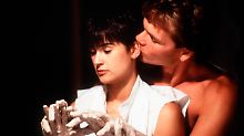 1990 in der Seite von Demi Moore in "Ghost".