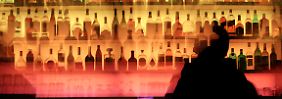Bei einem bestimmten Maß an Alkohol nimmt die Sehschärfe ab. Später leidet dann auch das Gedächtnis.