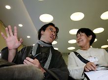 Die chinesische Delegation mag nicht dabei sein: Bei Ling (l) und Dai Qing auf dem China-Symposium.