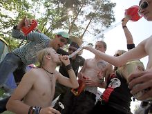 Übermäßiger Alkoholkonsum beim Musikfestival "Rock im Park" in Nürnberg.