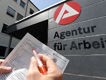 Wer privat vermittelt wird, gilt nicht mehr als Arbeitssuchender.