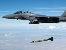 Schnell, große Reichweite, viel Zuladung: Der "Strike Eagle" ist wie gemacht für Luftschläge gegen Bunker tief im Feindesland.