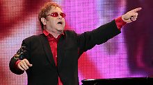 Vorerst darf Elton John nicht live auftreten.