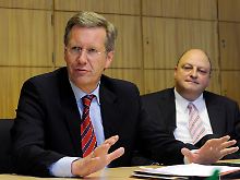Wulff mit seinem damaligen Sprecher Glaeseker. (Januar 2010)