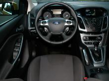 Die im Cockpit gebotene Fülle an Informationen kann für den Fahrer störend wirken.