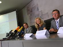 Auf einer Pressekonferenz wenden sich die ermittelnden Berhörden an die Öffentlichkeit: Bei den Untersuchungen bekamen die Beamten erschreckende Einblicke in das Seelenleben des Täters.