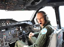 Testpilot Stephane Pichene in einem Airbus A300 Zero-G.