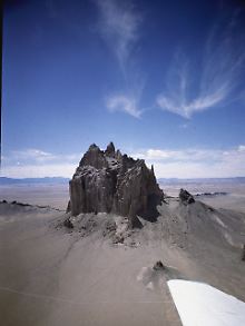 Die Felsformation "Shiprock" (Schiffsfels) in New Mexiko ist ein heiliger Ort für das Volk der Navajo. 