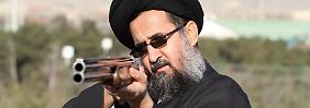 Mullah mit Flinte:
Das Schießsportzentrum in Teheran liegt in einem Komplex namens "Freiheit".