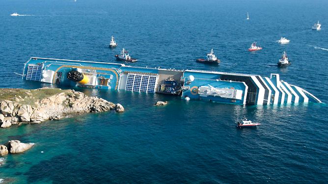 "Costa Concordia" verunglückt: Kreuzfahrtschiff läuft auf Grund