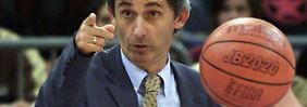 Svetislav Pesic im Jahr 2001: Inzwischen sind seine Haare grauer. Ein absoluter Toptrainer ist der Serbe noch immer.