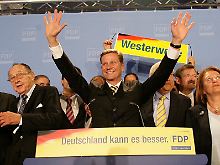Drittstärkste Partei und Sieger des Abends: Guido Westerwelle, seit 2001 Vorsitzender der FDP, bald erstmals Minister.
