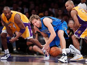 Kaum ist Dirk Nowitzki mal wieder Topscorer der Mavericks, verliert der NBA-Champion.