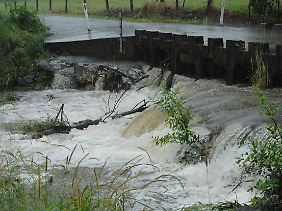 Das Wasser steigt - Aufnahme aus der Nähe des Camps.
