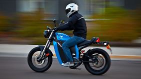 Braucht keinen Auspuff: Die 13 kW/18 PS starke Brammo Enertia fährt rein elektrisch. 