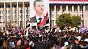 Bilder von solchen Pro-Assad-Demonstrationen wie hier in Damaskus sind Teil der Strategie des Regimes, die Opposition als Aufrührer hinzustellen. 