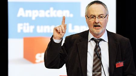Rücktritt nach Absturz: Hamburgs SPD-Chef schmeißt hin.