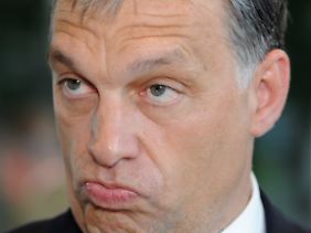 Mit Orbans Umfragewerten geht es bergab.