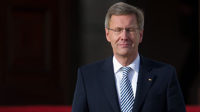 Bundespräsident Wulff stellt das Bobby-Car seines Sohns der Allgemeinheit zur Verfügung sowie Journalisten-Fragen und die Antworten ins Netz. 